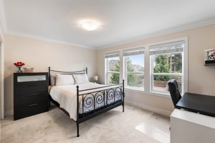 Entry Foyer Photo of 16018 80a Avenue, Surrey, BC