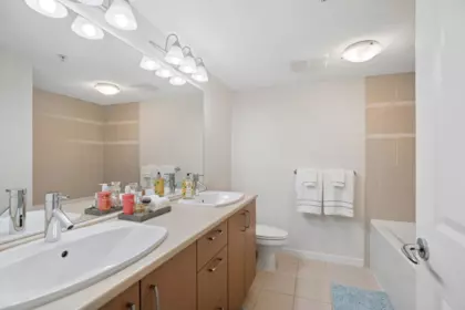 Hallway Photo of 206 3097 Lincoln Avenue, Coquitlam, BC
