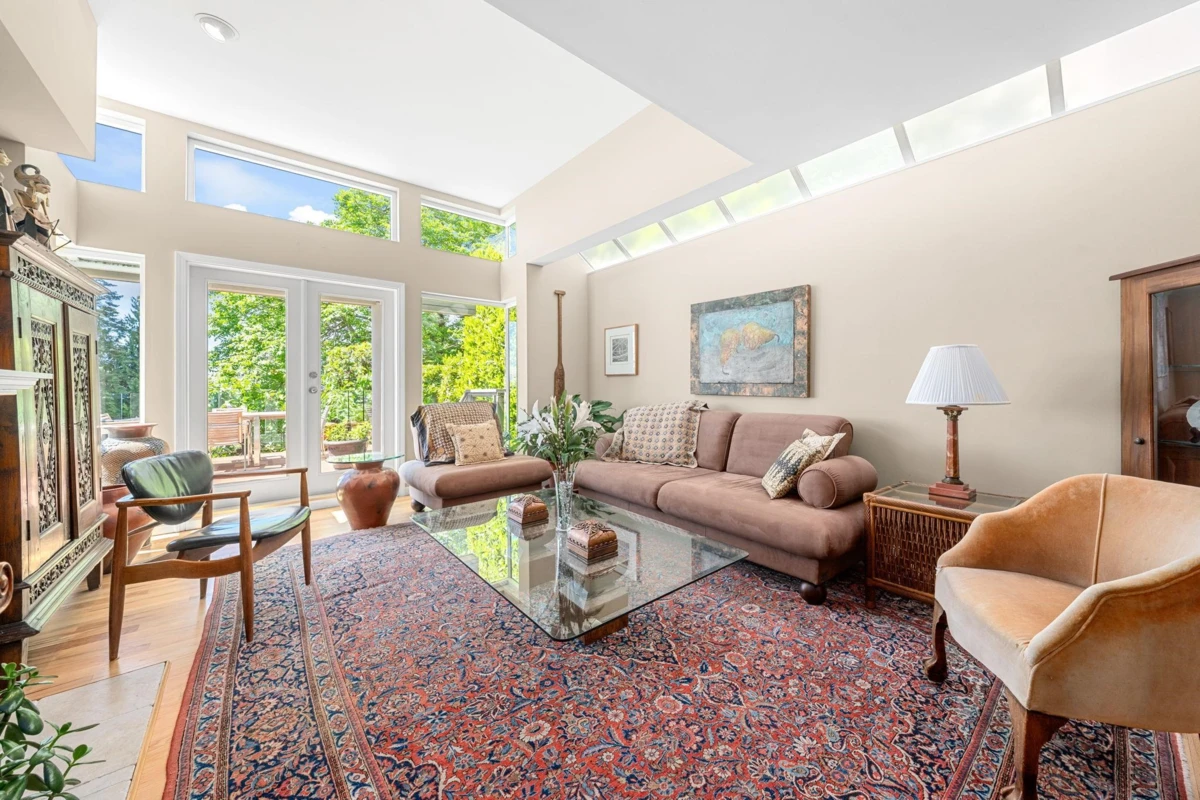 Dining Area Photo of 3961 St. Albans Avenue, North Vancouver, BC