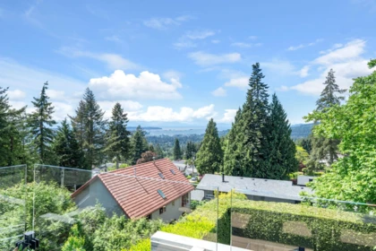 Hot Tub / Spa Photo of 3961 St. Albans Avenue, North Vancouver, BC