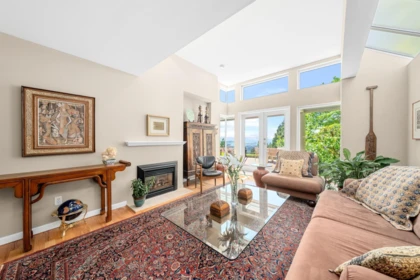 Kitchen Island Photo of 3961 St. Albans Avenue, North Vancouver, BC