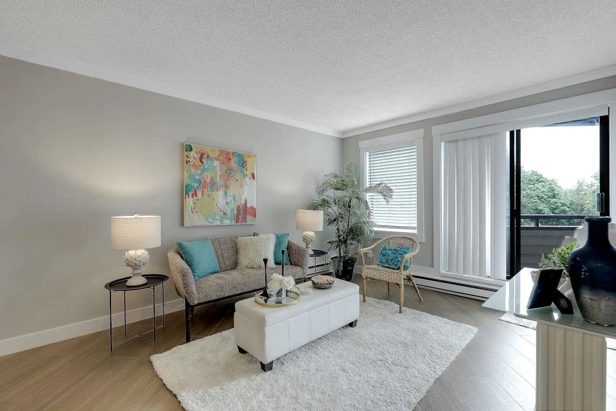 Dining Area Photo of 211 5294 204th Street, Langley, BC