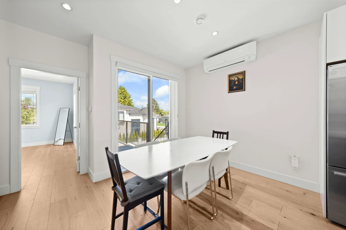 Dining Area Photo of 9779 Steveston Highway, Richmond, BC