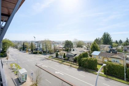 Kitchen Photo of 404 19567 64 Avenue, Surrey, BC