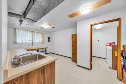Basement Recreation Room Photo of 580 W 64th Avenue, Vancouver, BC