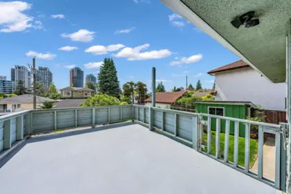 Hot Tub / Spa Photo of 580 W 64th Avenue, Vancouver, BC