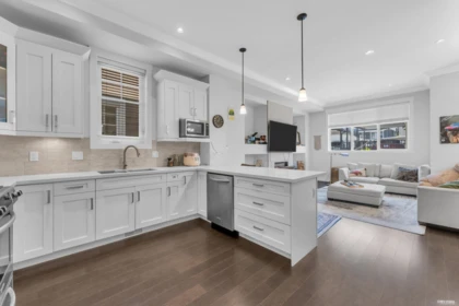 Kitchen Photo of 2290 164a Street, Surrey, BC