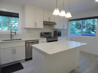 Kitchen Island Photo of 1960 Cameron Avenue, Port Coquitlam, BC