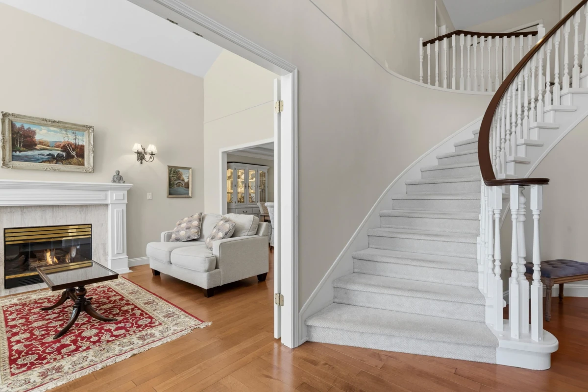 Living Room Photo of 17139 102a Avenue, Surrey, BC