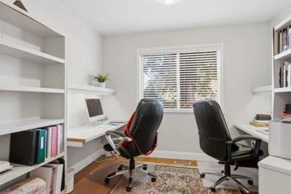 Hallway Photo of 17139 102a Avenue, Surrey, BC
