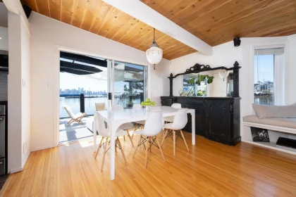 Mudroom Photo of A27 415 W Esplanade Avenue, North Vancouver, BC