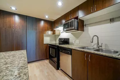 210 9232 University Crescent, Burnaby, BC, Burnaby — Apartment/Condo for sale