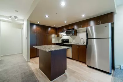 210 9232 University Crescent, Burnaby, BC, Burnaby — Apartment/Condo for sale