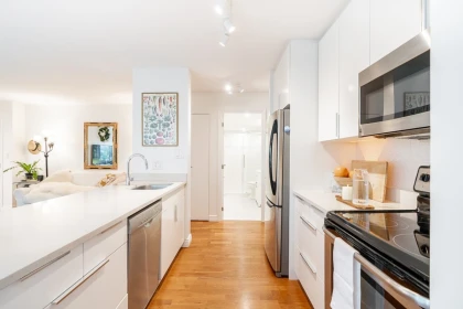 Kitchen Photo of 605 1510 W 1st Avenue, Vancouver, BC