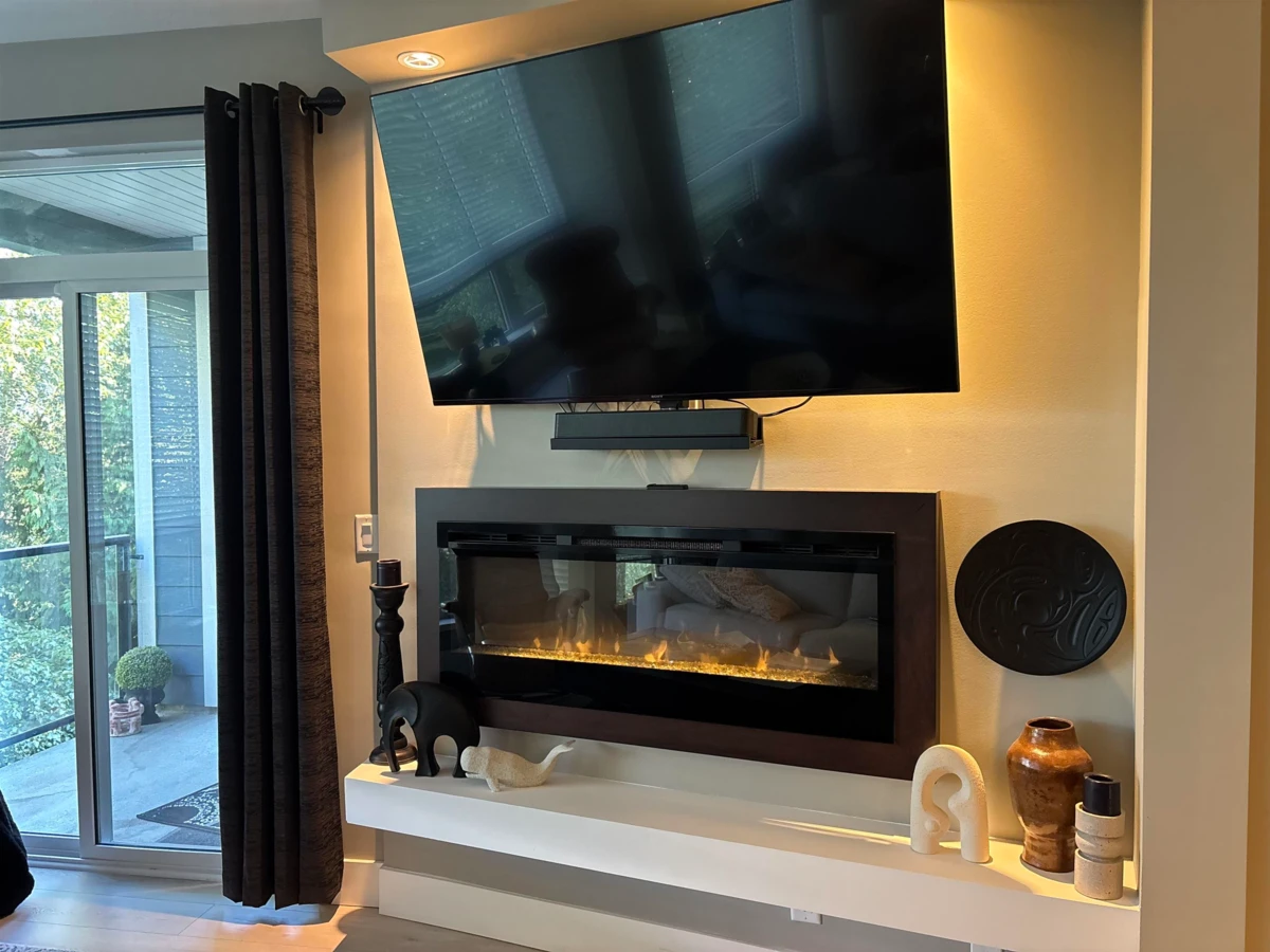 Family Room Photo of 311 2238 Whatcom Road, Abbotsford, BC