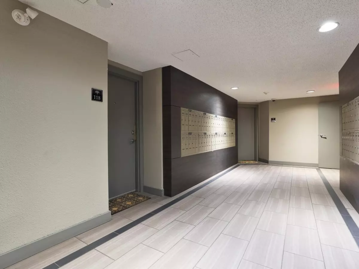 Family Room Photo of 118 9847 Manchester Drive, Burnaby, BC