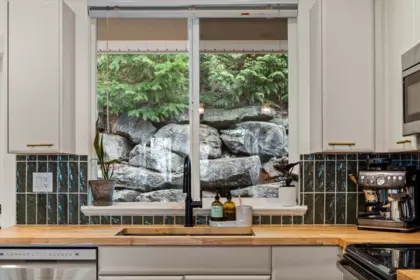 Kitchen Photo of 2 47315 Sylvan Drive, Chilliwack, BC