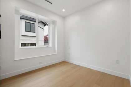 Laundry Room Photo of 1 3639 E 46th Avenue, Vancouver, BC