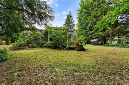 Community Amenities Photo (Clubhouse) of 100 Robertson Crescent, Hope, BC