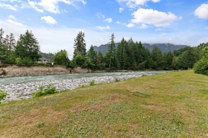 Outdoor Deck Photo of 100 Robertson Crescent, Hope, BC