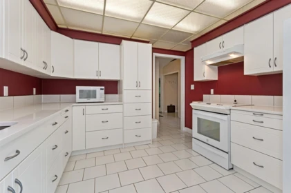 Primary Bathroom Photo of 100 Robertson Crescent, Hope, BC