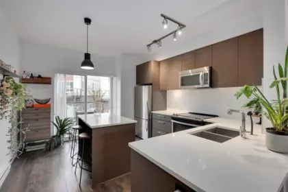 Kitchen Photo of 5 909 Clarke Road, Port Moody, BC