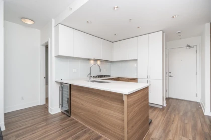 Kitchen Island Photo of 2501 1188 Pinetree Way, Coquitlam, BC