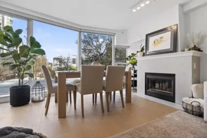 Breakfast Nook Photo of 305 560 Cardero Street, Vancouver, BC