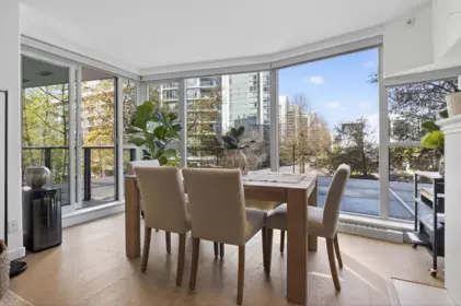 Kitchen Island Photo of 305 560 Cardero Street, Vancouver, BC