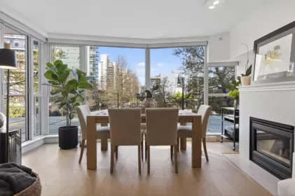 Kitchen Photo of 305 560 Cardero Street, Vancouver, BC
