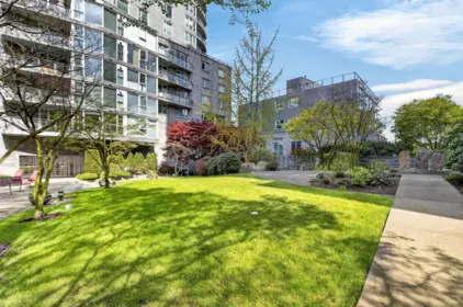 Swimming Pool Photo of 305 560 CARDERO STREET, Vancouver BC V6G 3E9
