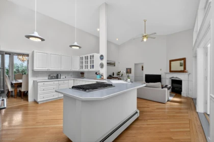 Breakfast Nook Photo of 15186 73b Avenue, Surrey, BC