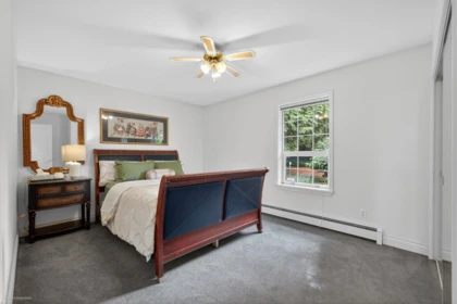 Laundry Room Photo of 15186 73b Avenue, Surrey, BC