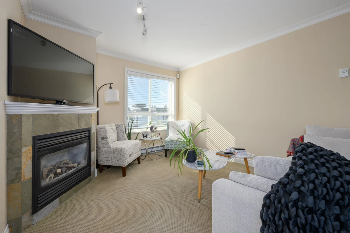Living Room Photo of 201 128 W 21st Street, North Vancouver, BC
