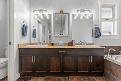 Guest Bathroom Photo of 51017 Sophie Crescent, Chilliwack, BC