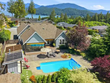 795 Madison Place, Gibsons, BC, Gibsons — Single Family Residence for sale