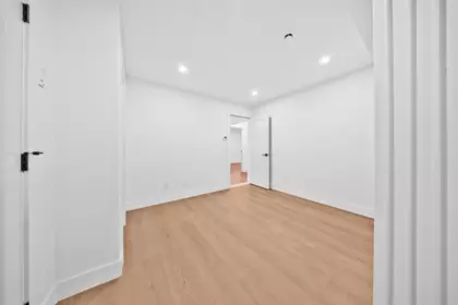 Basement Recreation Room Photo of 11420 72a Avenue, Delta, BC