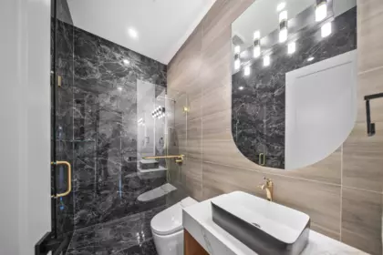 Guest Bathroom Photo of 11420 72a Avenue, Delta, BC
