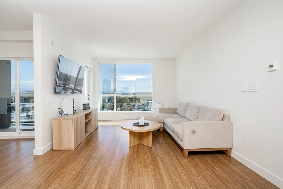 Family Room Photo of 401 31940 Raven Avenue, Mission, BC