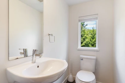 Guest Bathroom Photo of 31 16357 15 Avenue, Surrey, BC