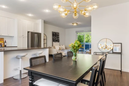 Kitchen Island Photo of 31 16357 15 Avenue, Surrey, BC