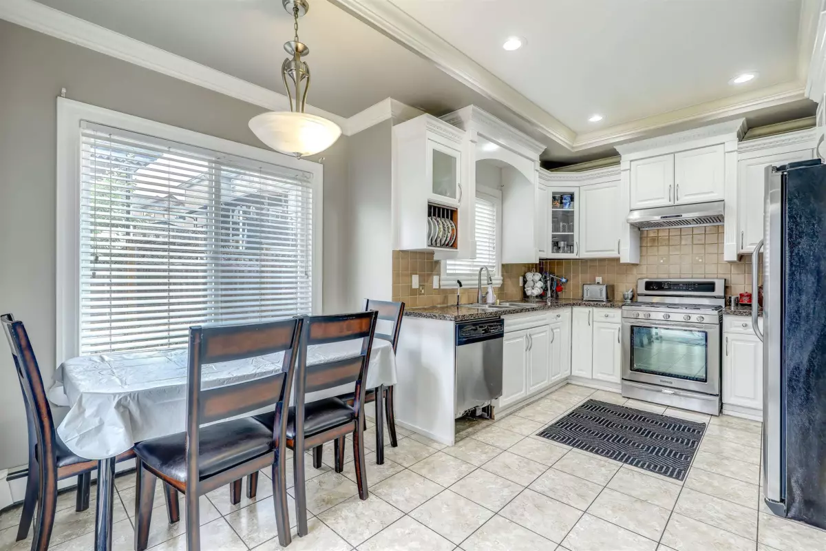 Dining Area Photo of 14793 67a Avenue, Surrey, BC
