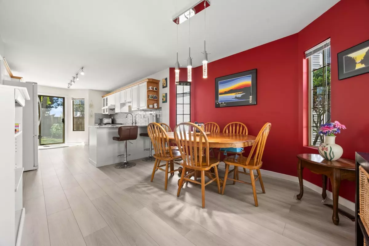 Dining Area Photo of 30 15840 84 Avenue, Surrey, BC