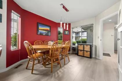 Kitchen Photo of 30 15840 84 Avenue, Surrey, BC