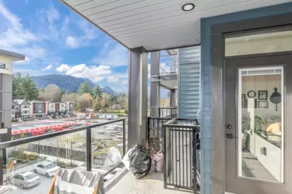 Guest Bathroom Photo of 402 45497 Campus Drive, Chilliwack, BC