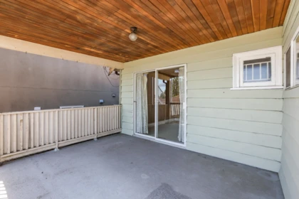 Entry Foyer Photo of 5322 Culloden Street, Vancouver, BC