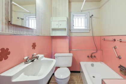 Primary Bathroom Photo of 5322 Culloden Street, Vancouver, BC