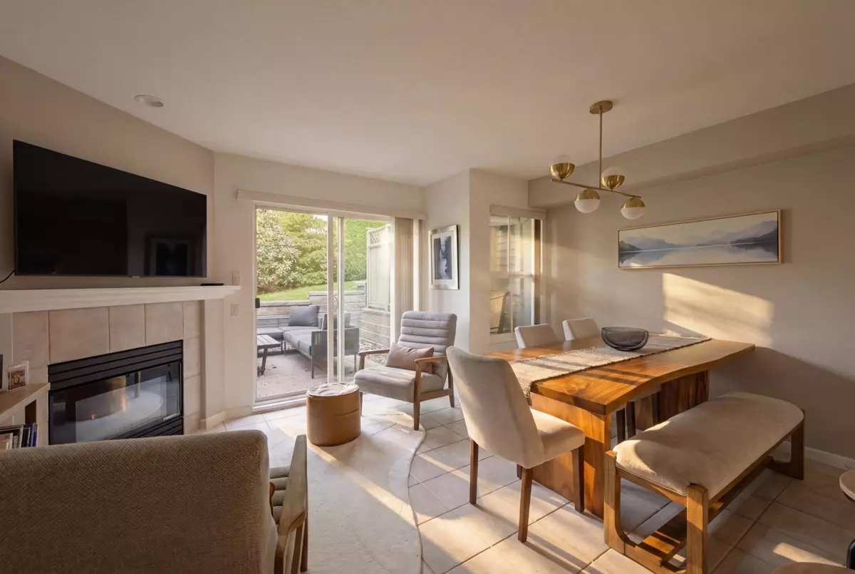 Dining Area Photo of 21 1550 Larkhall Crescent, North Vancouver, BC
