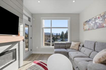 Primary Bedroom Photo of 307 470 Esplanade Avenue, Harrison Hot Springs, BC