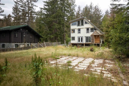 9199 Emerald Drive, Whistler, BC, Whistler — Single Family Residence for sale